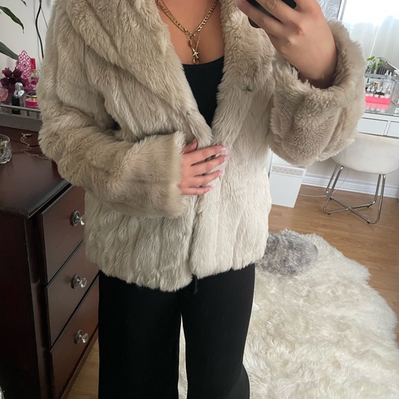 Forever 21 faux fur coat - Picture 2 of 6